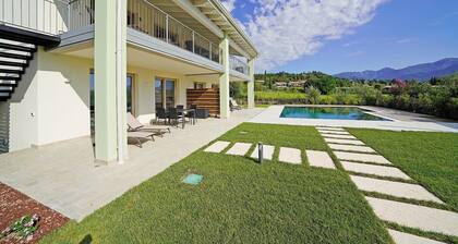 Gardaliva2: with lake view in small residence near to the lake