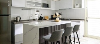 Beautiful Spacious 5B3b w/Kitchen & Living Room, 4min to Zhongxiao Dunhua MRT