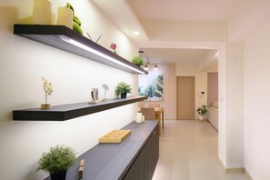 Interior - Beautiful Spacious 5B3b w/Kitchen & Living Room, 4min to Zhongxiao Dunhua MRT (Taipei)