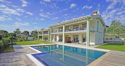 Gardaliva studio: in small residence with pool near to the lake