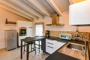 Fridge, microwave, oven, dishwasher