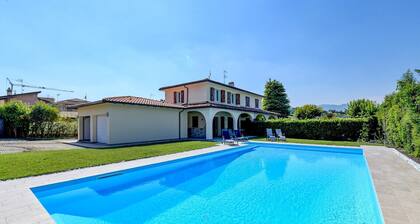 villa sole: with private pool near to the beach