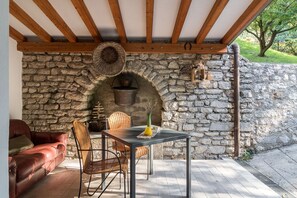 Outdoor dining - Malga Mary: in the nature with pool only for you and the owner (Tignale)