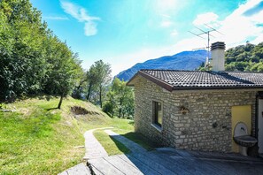 Property grounds - Malga Mary: in the nature with pool only for you and the owner (Tignale)