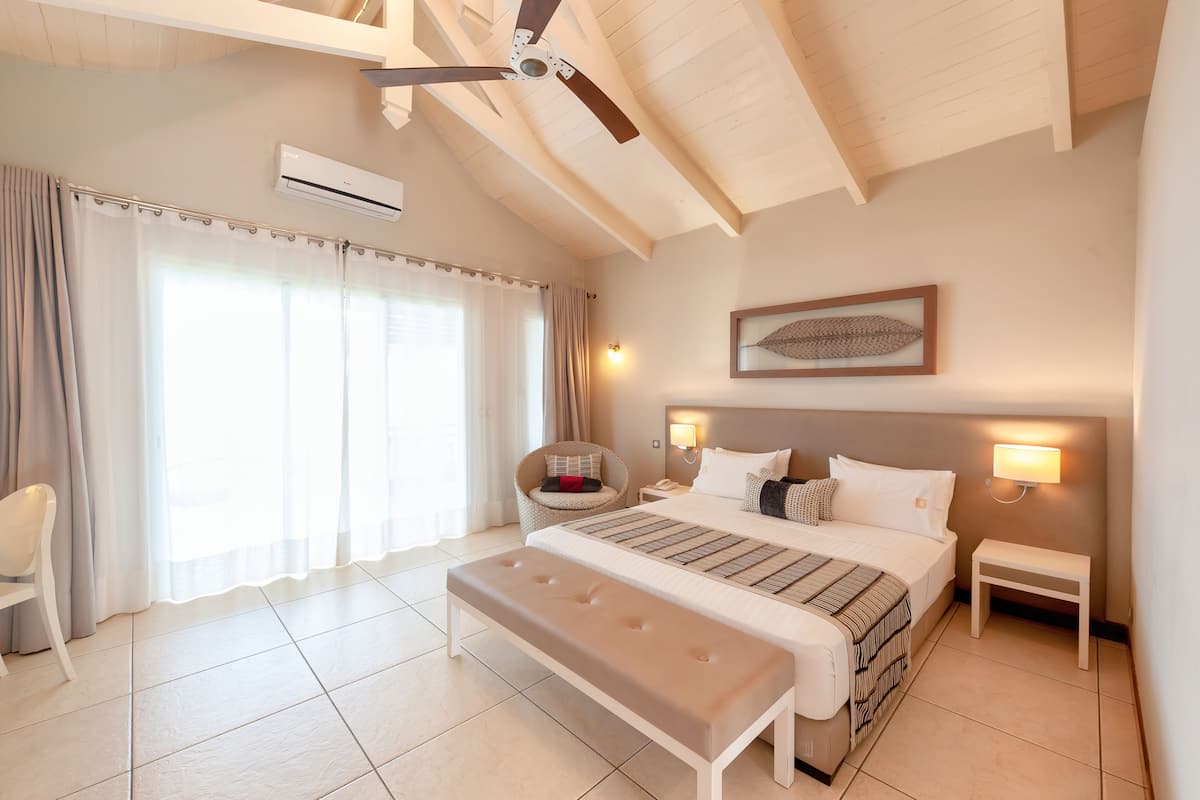 1 bedroom, premium bedding, minibar, in-room safe