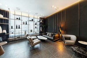 Sala de estar en el lobby