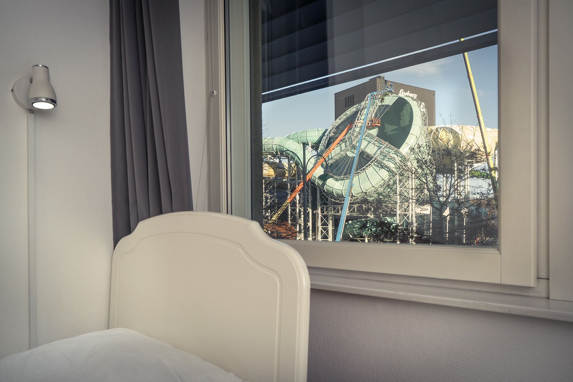 Dubbelrum eller tvåbäddsrum - delat badrum | Skrivbord, mörkläggningsgardiner, ljudisolering och strykjärn/strykbräda