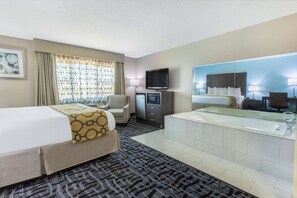 Deluxe Studio Suite, 1 King Bed, Non Smoking