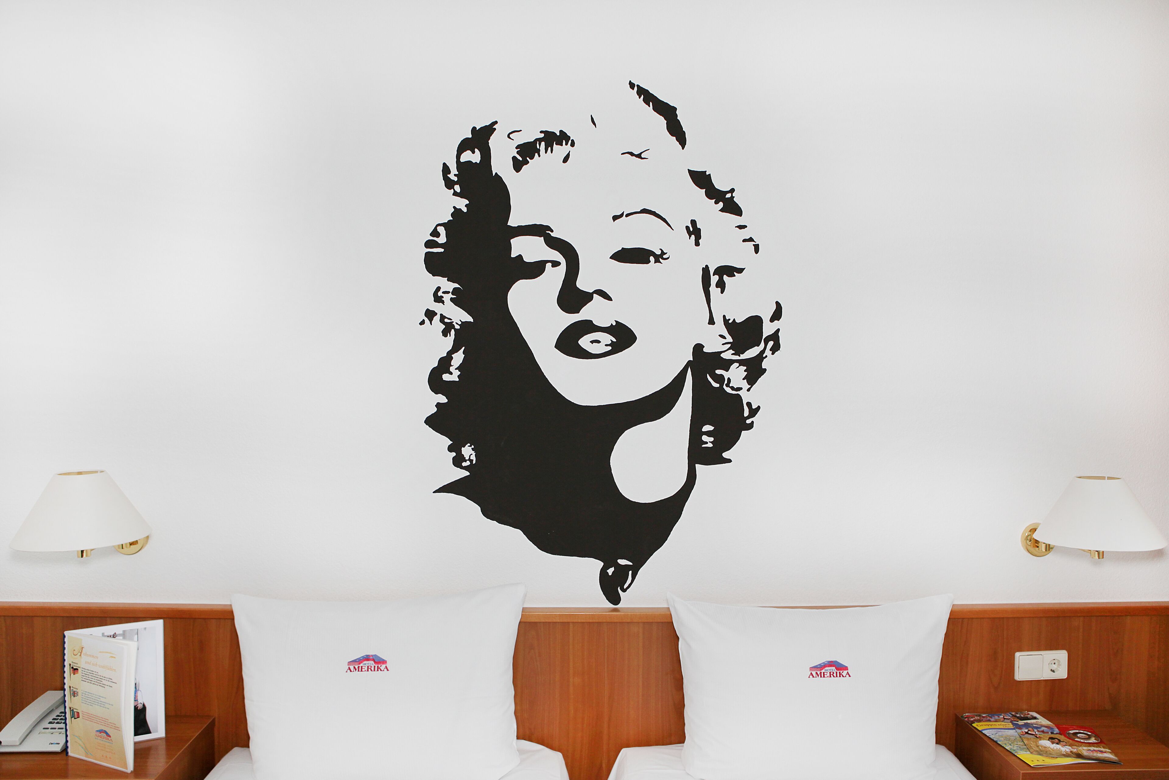 Allergikerbettwaren, Schreibtisch, Babybetten, kostenloses WLAN