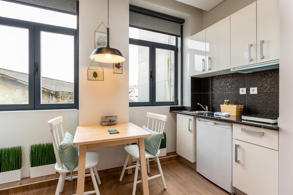 Fridge, microwave, coffee/tea maker, electric kettle