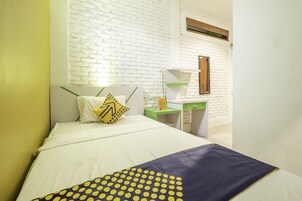 Deluxe Single Room | Free WiFi, bed sheets