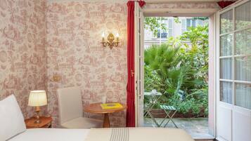 In-room safe, free WiFi, bed sheets