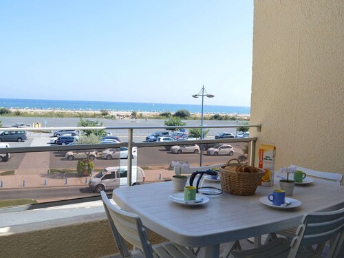 Loft studio for 4, terrace, private parking 100m from the beach