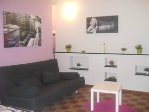Quadruple Room (Marilyn) | Desk, free WiFi, bed sheets - Casa Maravigna (Catania)