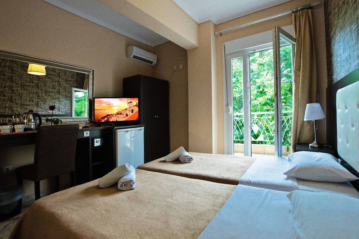 Double or Twin Room | Egyptian cotton sheets, premium bedding, minibar, in-room safe