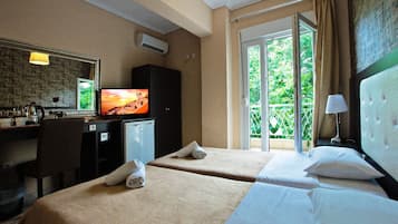 Double or Twin Room | Egyptian cotton sheets, premium bedding, minibar, in-room safe