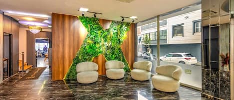 TV LCD, filmes pagos, dock para MP3