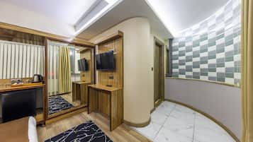 Deluxe Twin Room | Egyptian cotton sheets, premium bedding, down comforters, minibar