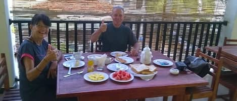 Daily continental breakfast (USD 3 per person)