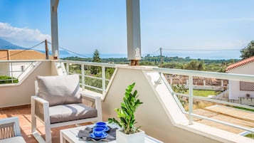 Villa, 3 Bedrooms | Balcony