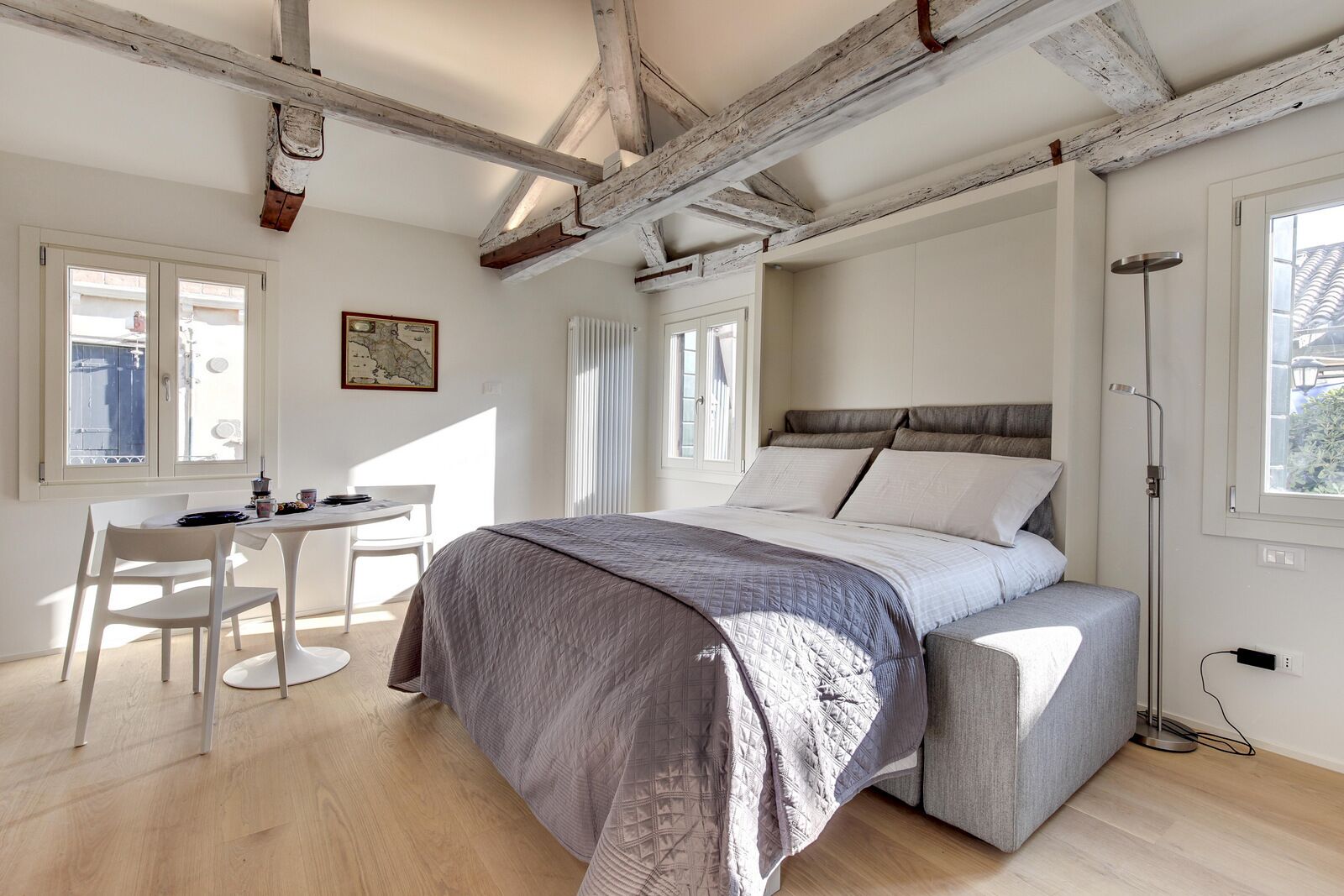 Appartement Ville, terrasse, vue ville | Décoration personnalisée, ameublement personnalisé, bureau