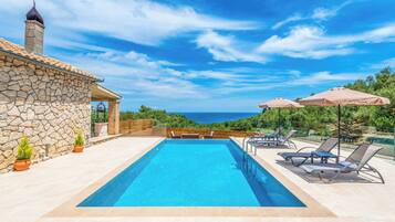 Villa (2 Bedrooms) | Interior