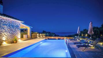 Villa (2 Bedrooms) | Interior