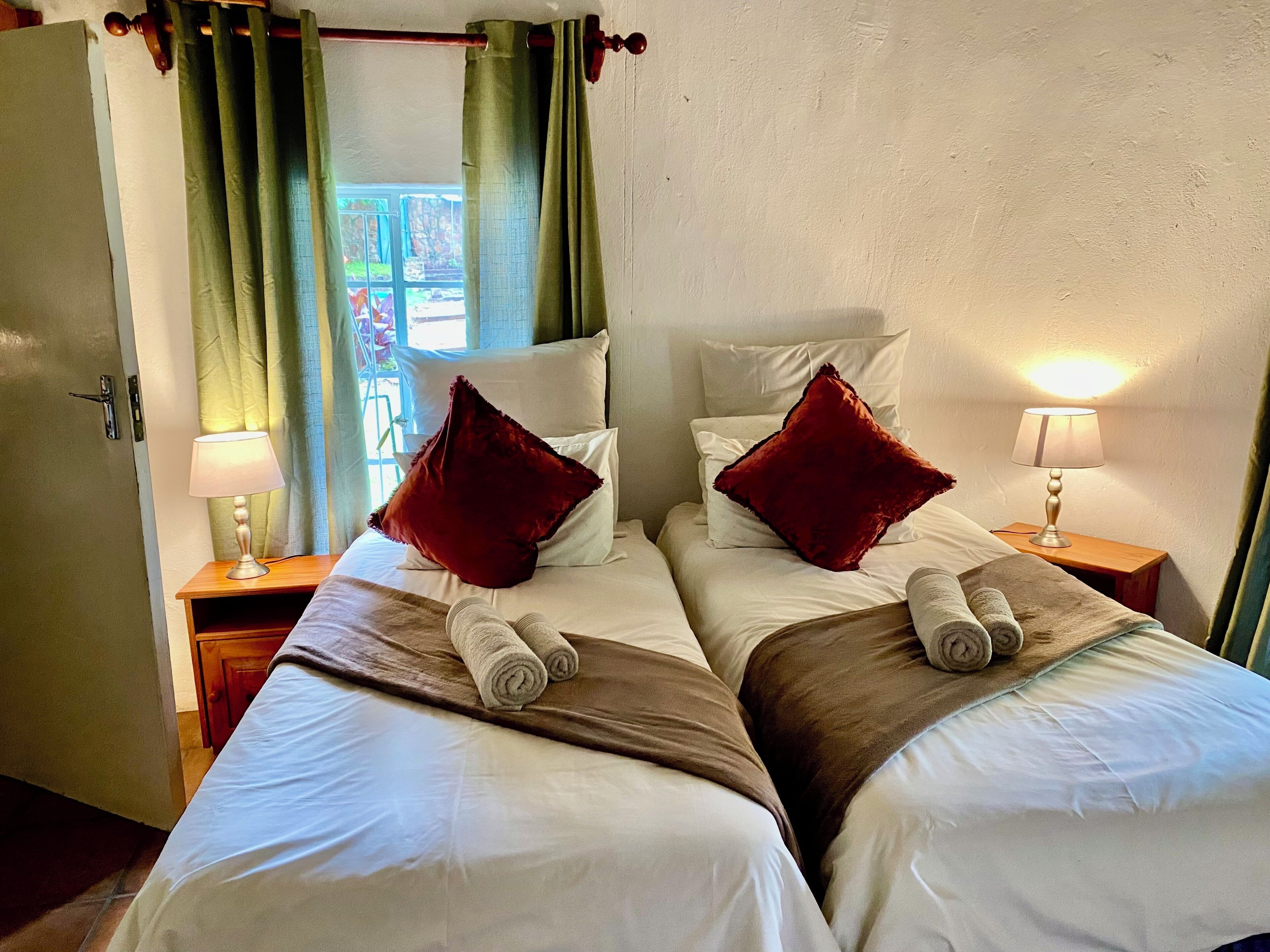 Rose Cottage | Yksilöllisesti kalustettu, vuodevaatteet