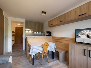 Dining - Cozy studio with pets allowed, near slopes and shops (La Clusaz)