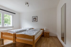 Double or Twin Room, Shared Bathroom (76.)