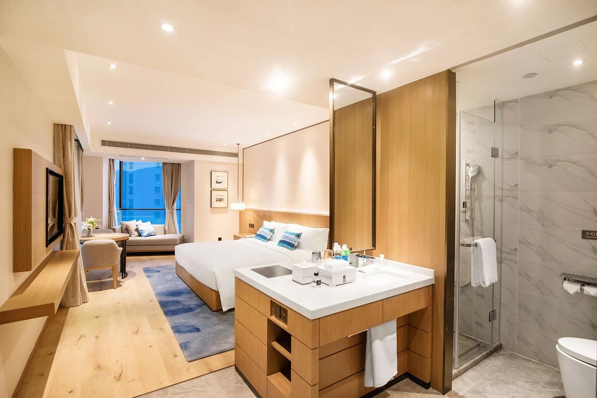 1 bedroom, minibar, in-room safe, desk
