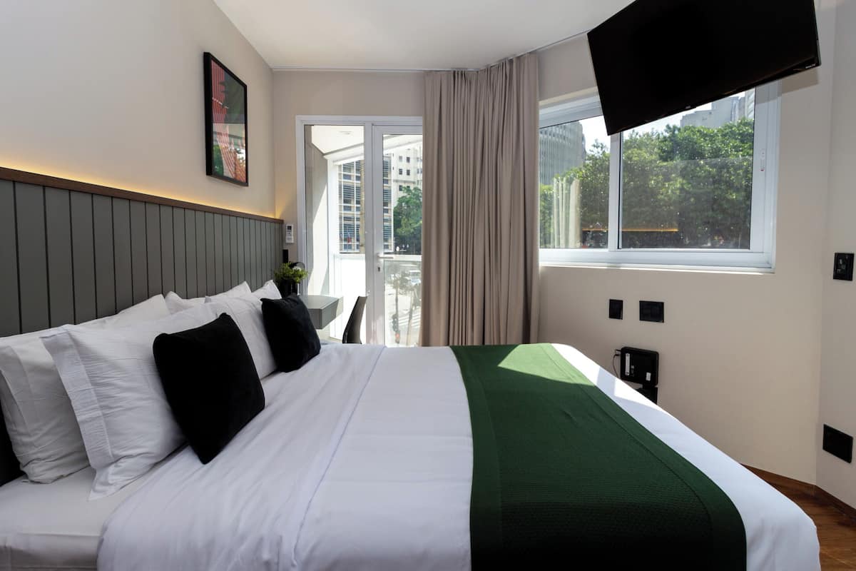 1 chambre, literie de qualité supérieure, minibar, bureau