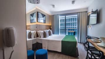 1 bedroom, premium bedding, minibar, desk