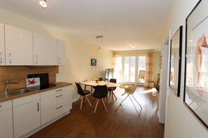 Apartment (Apartment 3) | Private kitchen | Full-size fridge, oven, dishwasher, coffee/tea maker