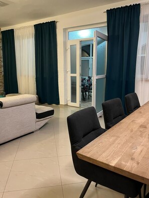 家庭別墅 | 起居區 | 平面電視