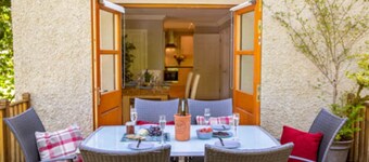 Bonnie Banks Cottage - Sleeps 6 - sleeps 6 guests in 3 bedrooms