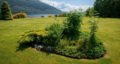 Shore House - sleeps 10 guests in 5 bedrooms