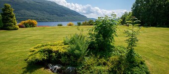 Shore House - sleeps 10 guests in 5 bedrooms