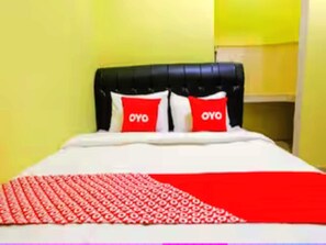 经济双人房 | 笔记本电脑工作区、免费 WiFi、床单