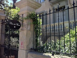 Entrée de l’hébergement