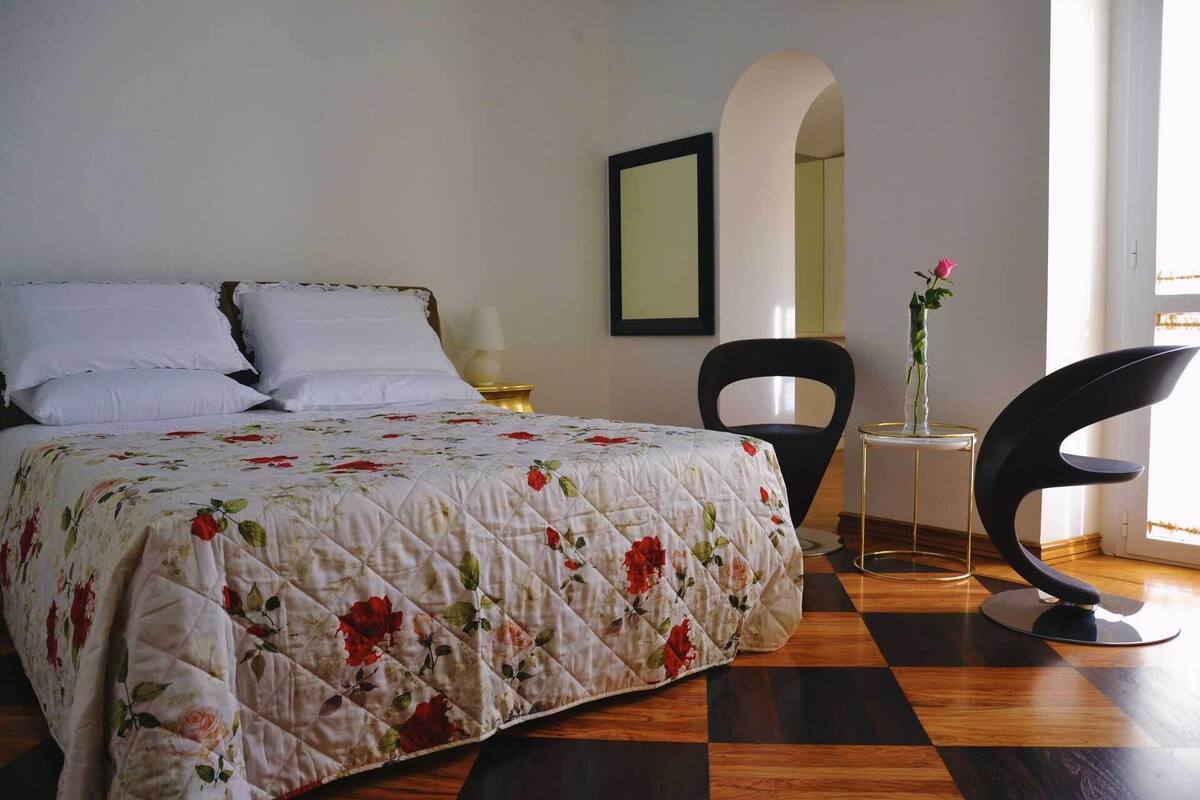 Memory-foam beds, individually furnished, desk, free WiFi