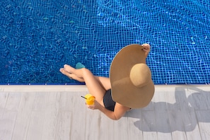 Outdoor pool, open 8:00 AM to 7:30 PM, pool umbrellas, sun loungers - JA The Manor Hotel, Dubai (Dubai)