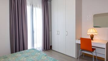 Loft, 2 Bedrooms | In-room safe, desk, blackout curtains, free cots/infant beds