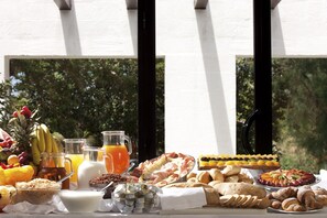 Petit déjeuner buffet
