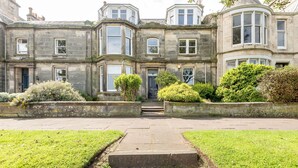 Front of property - Golfers Dream 100 yards to Old Course (St. Andrews)