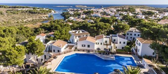 Huoneistossa uima-allas, wiffi, ilmastointi, astianpesukone