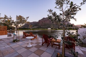 BBQ/picnic area - Marina Views (Cape Town)