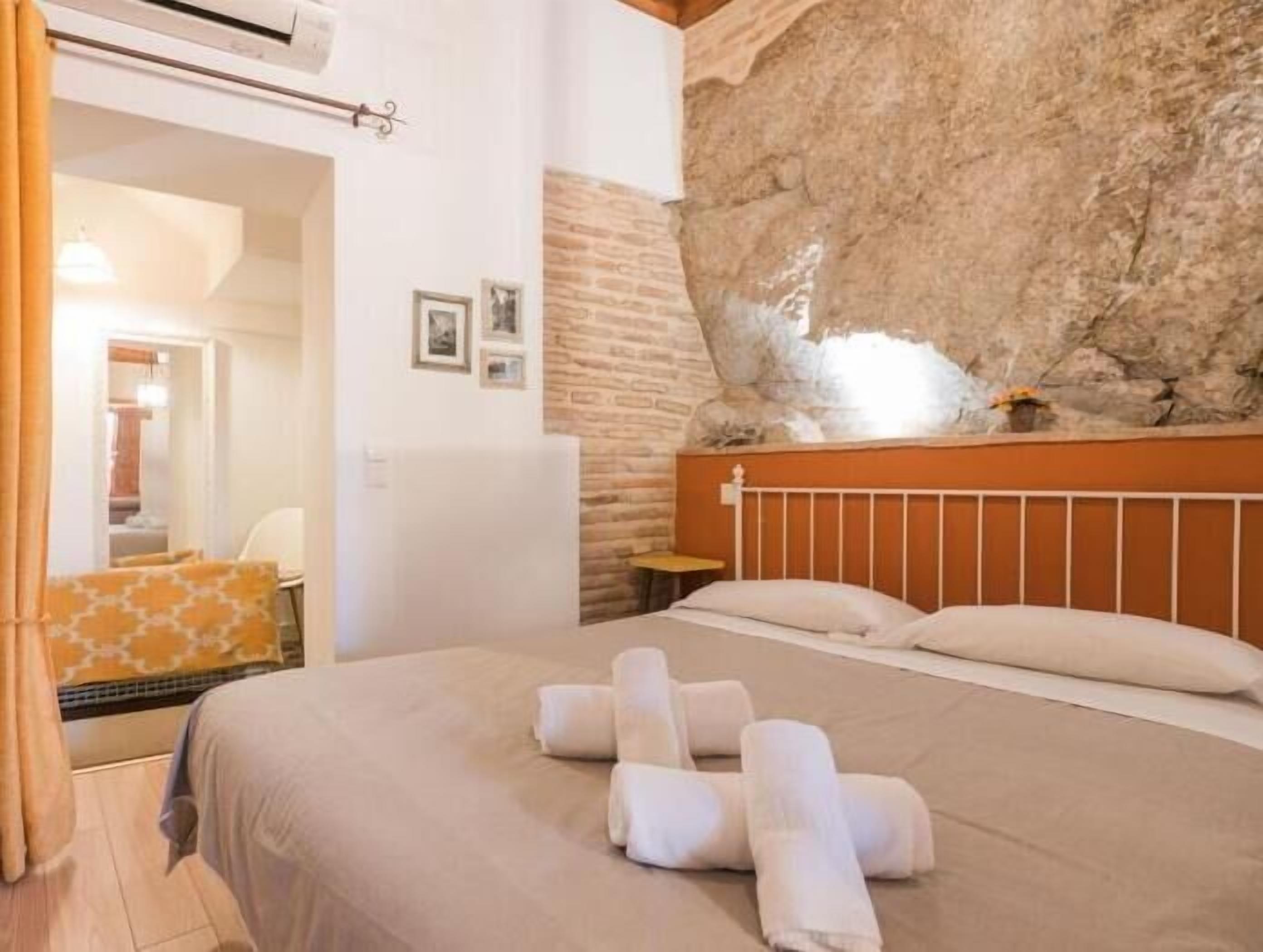 Silitysrauta/-lauta, internet, vuodevaatteet