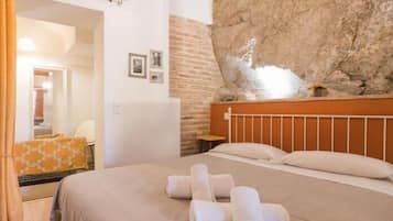 Fer et planche à repasser, accès Internet, draps fournis