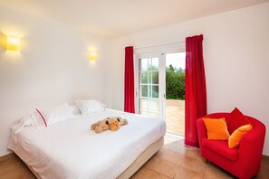 4 chambres, fer et planche à repasser, Wi-Fi gratuit, draps fournis